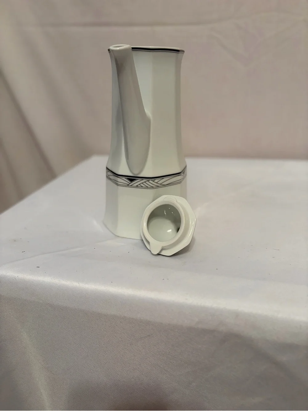 Studio Nova Elegant White Porcelain Coffee/Tea Pot with Black Trim